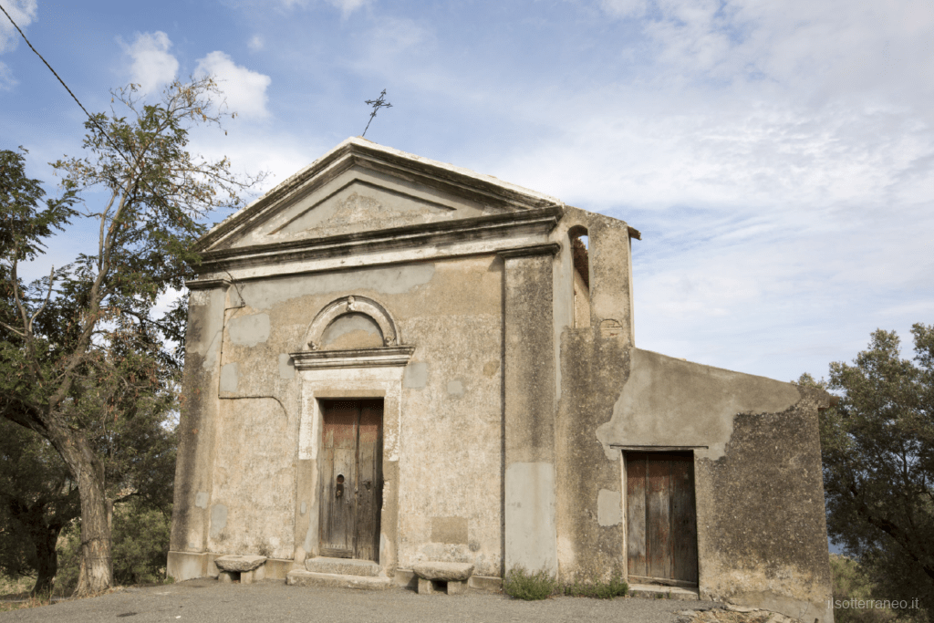 Chiesa di campagna nei dintorni di Gasperina