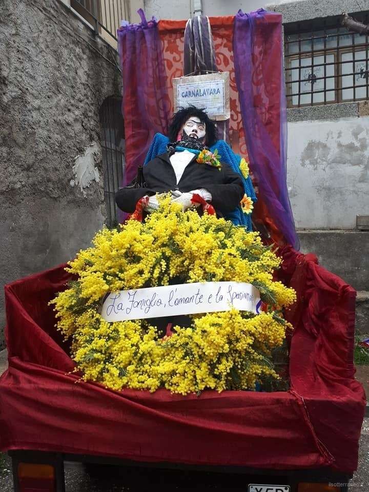 Partecipanti a una manifestazione della tradizione